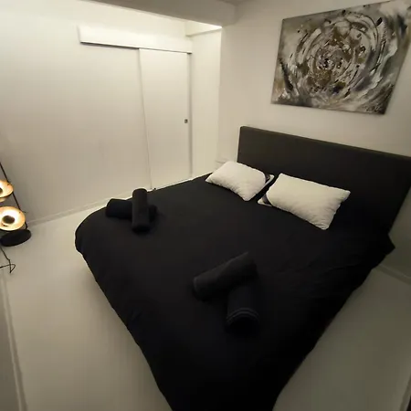 Cube 21 Apartment